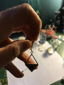 montage triforce boucle d'oreille